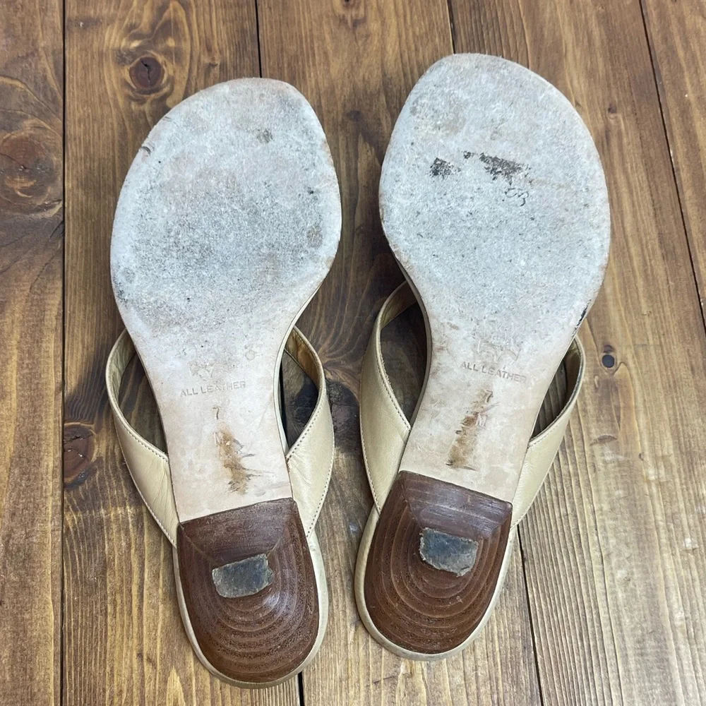 Tommy Bahama leather kitten heel sandals tropical temptation in camel size 7 - Picture 8 of 9